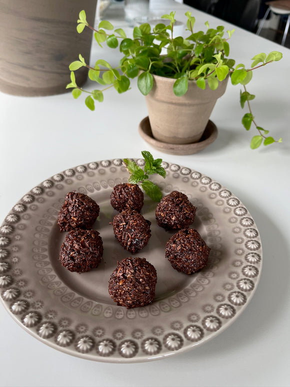 CHOKLADBOLLAR MED DADLAR OCH KOKOS